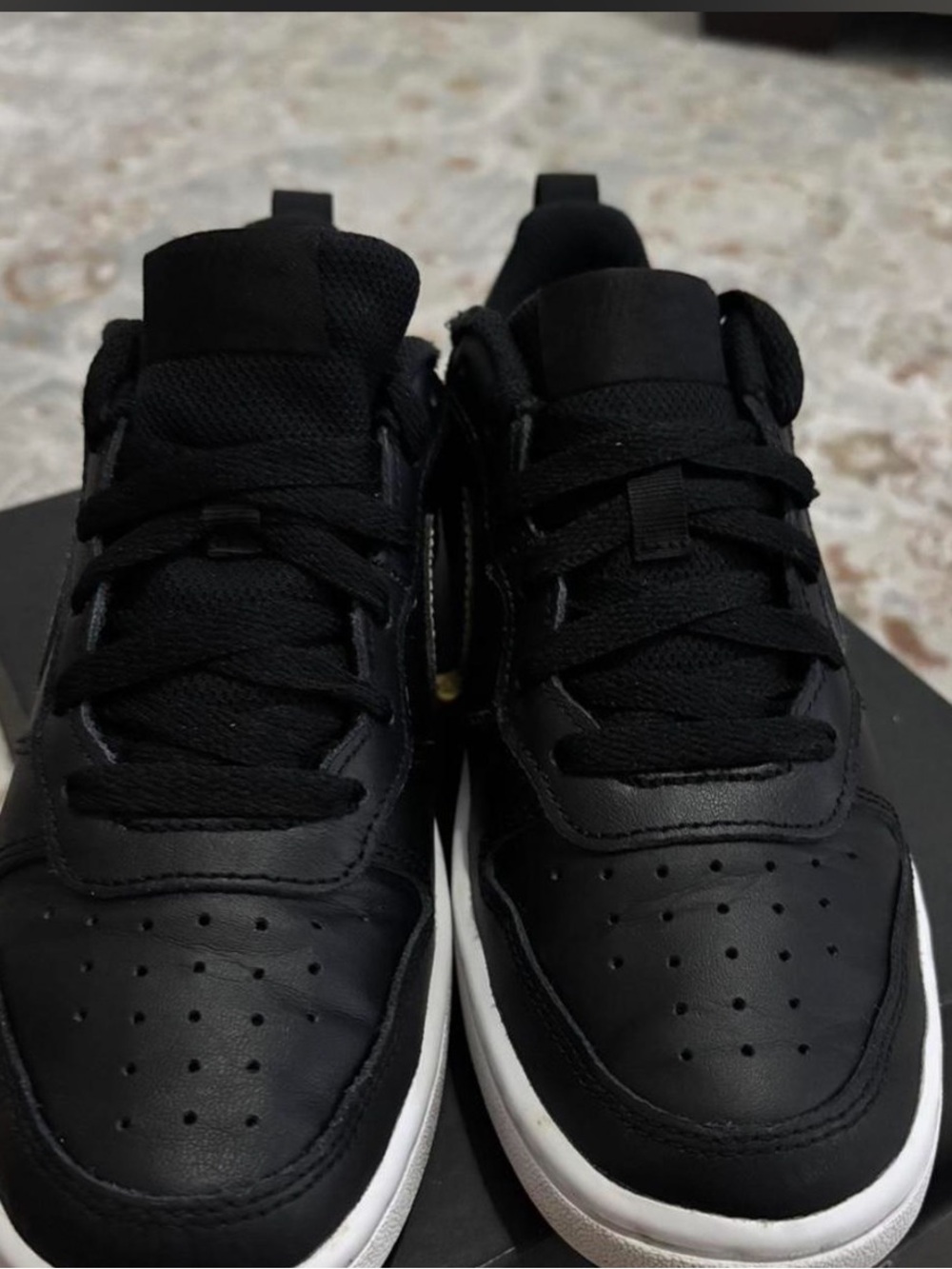 Nike Black Low-Top Sneakers with White Midsole